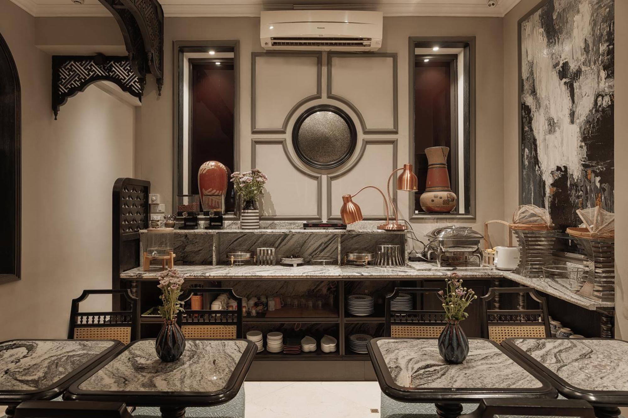 Hanoi Graceful Hotel And Travel Exterior photo